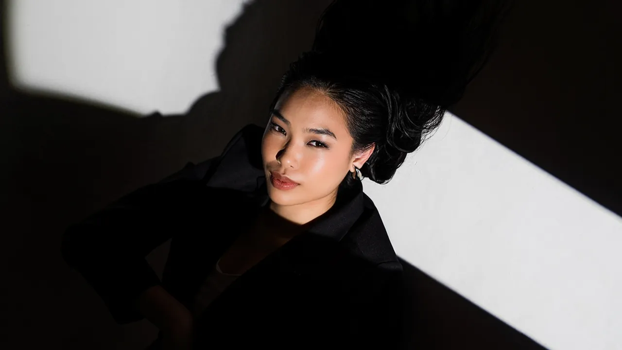 Usai Debut, Kalya Islamadina Kembali Rilis Single '23 (Too Deep, Too Much)'