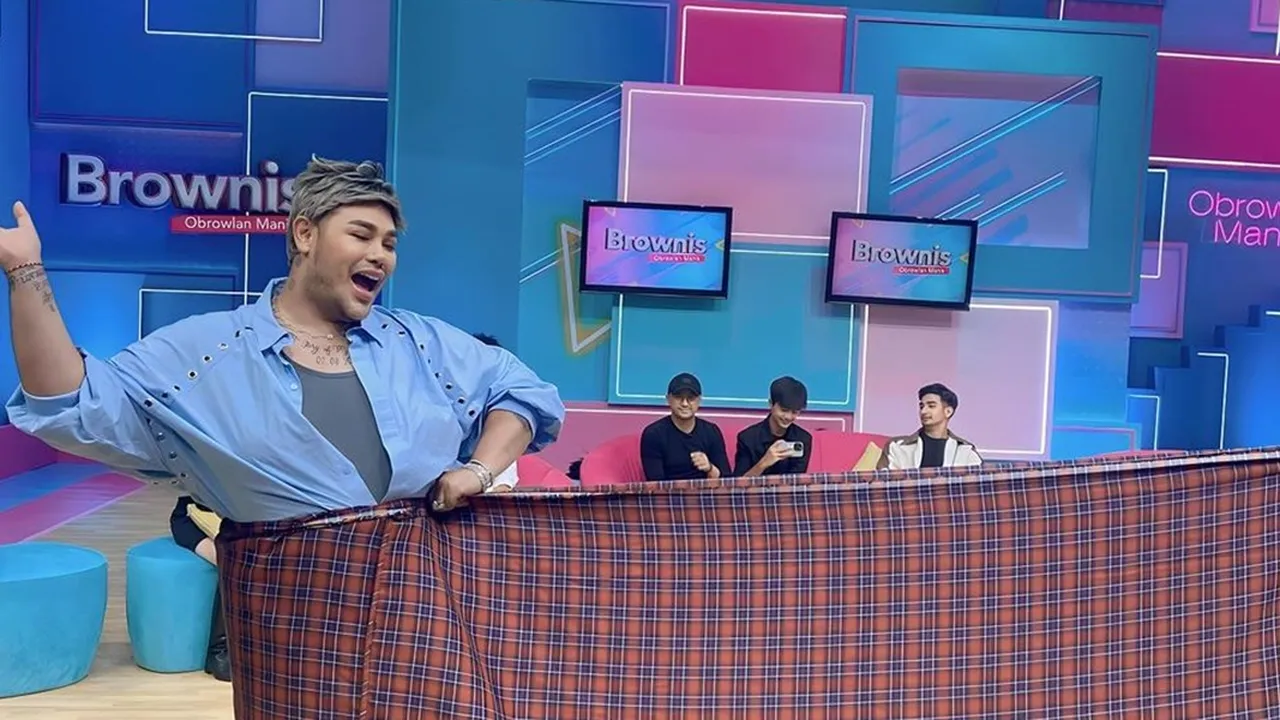 Usai Ditegur KPI Karena Penampilan Mirip Wanita, Ivan Gunawan Mundur dari Acara Brownis Usai Ditegur KPI Karena Penampilan Mirip Wanita, Ivan Gunawan Mundur dari Acara Brownis