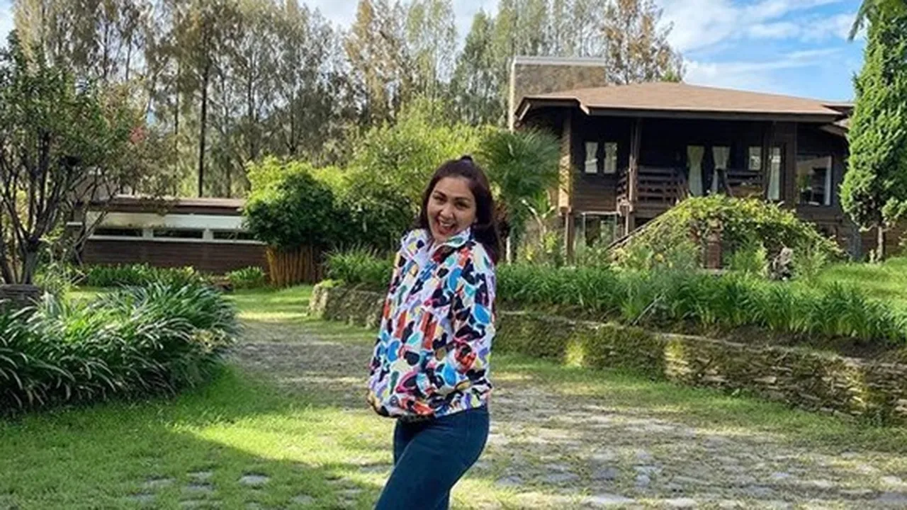 Usai Liburan ke Bromo, Donna Agnesia Umumkan Positif Covid-19