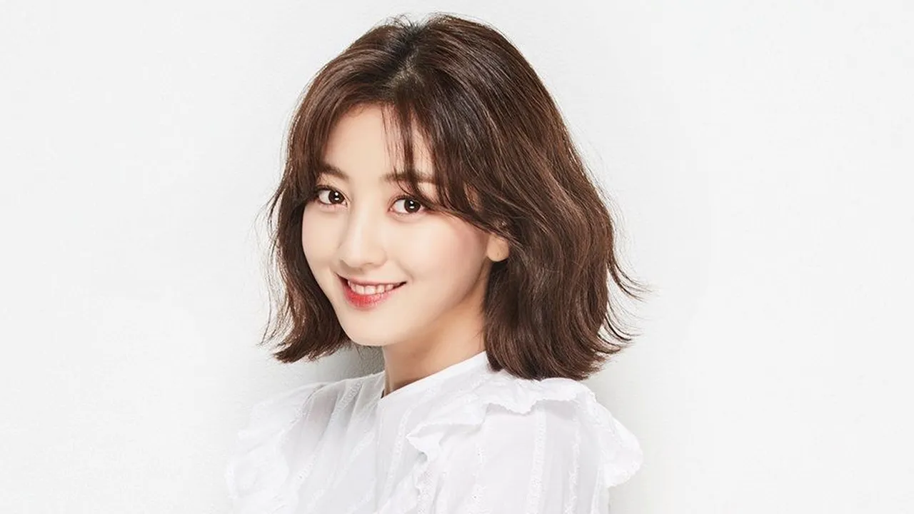 Usai Pacaran dengan Kang Daniel, Jihyo TWICE Jadi Sasaran Komentar Jahat Netizen