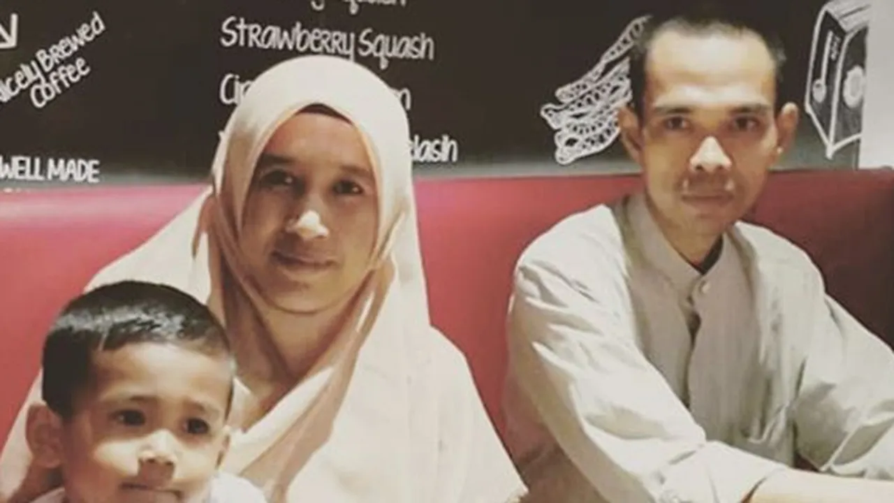 Usai Resmi Cerai, Mantan Istri Ustaz Abdul Somad Ungkap Curhatan 'Permasuri Lain' Usai Resmi Cerai, Mantan Istri Ustaz Abdul Somad Ungkap Curhatan 'Permasuri Lain'