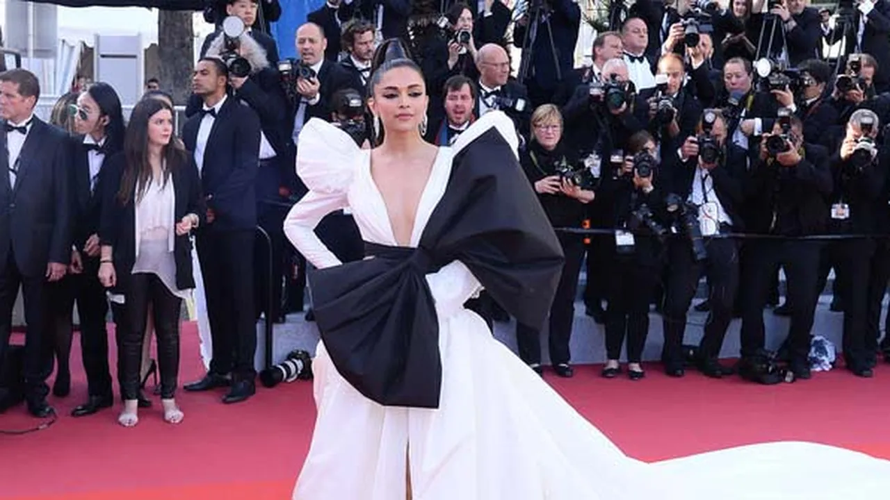 Usai Tampil di Red Carpet Cannes 2019, Deepika Padukone Kena Omel Ibunda Usai Tampil di Red Carpet Cannes 2019, Deepika Padukone Kena Omel Ibunda