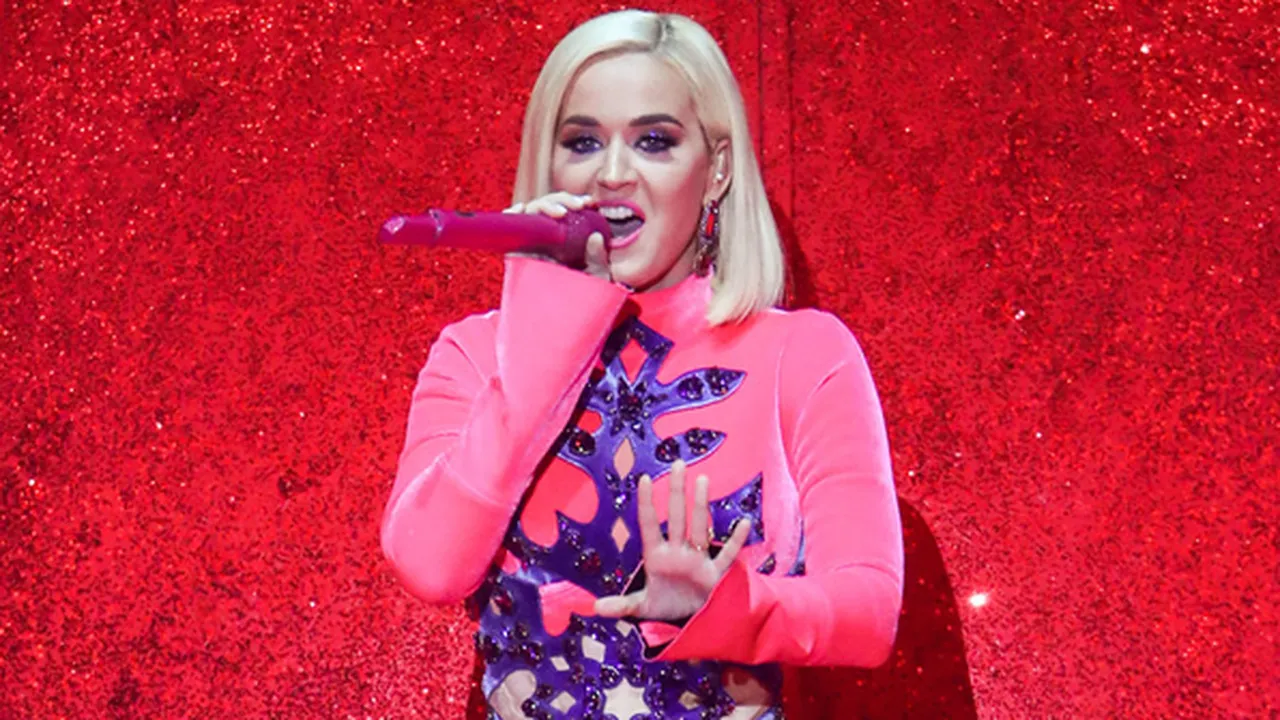 Usai Umumkan Kehamilan, Katy Perry Lega Nggak Perlu Tahan Perut Lagi Usai Umumkan Kehamilan, Katy Perry Lega Nggak Perlu Tahan Perut Lagi