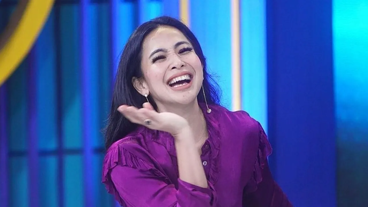 Usia Nyaris Kepala Lima, Feni Rose Ungkap Rahasia Cantik Paripurna Usia Nyaris Kepala Lima, Feni Rose Ungkap Rahasia Cantik Paripurna