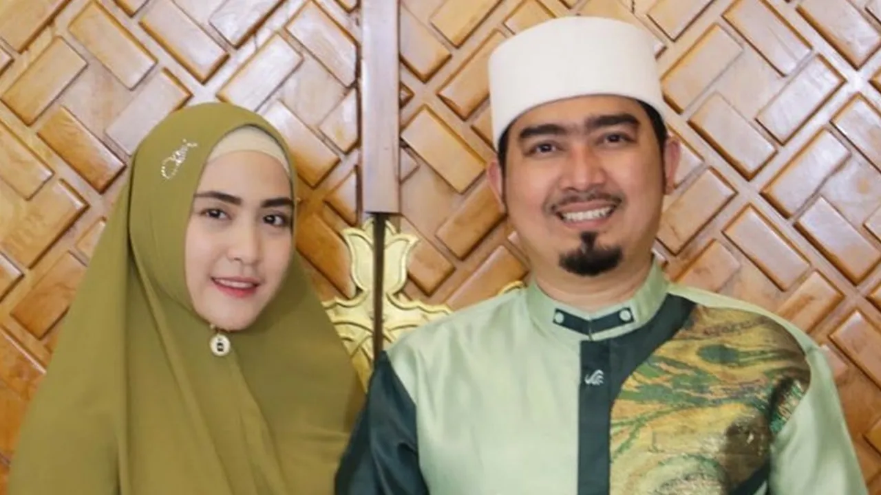 Ustaz Solmed Dua Kali Menolak Saat Diminta Poligami, April Jasmine Bocorkan Tipsnya