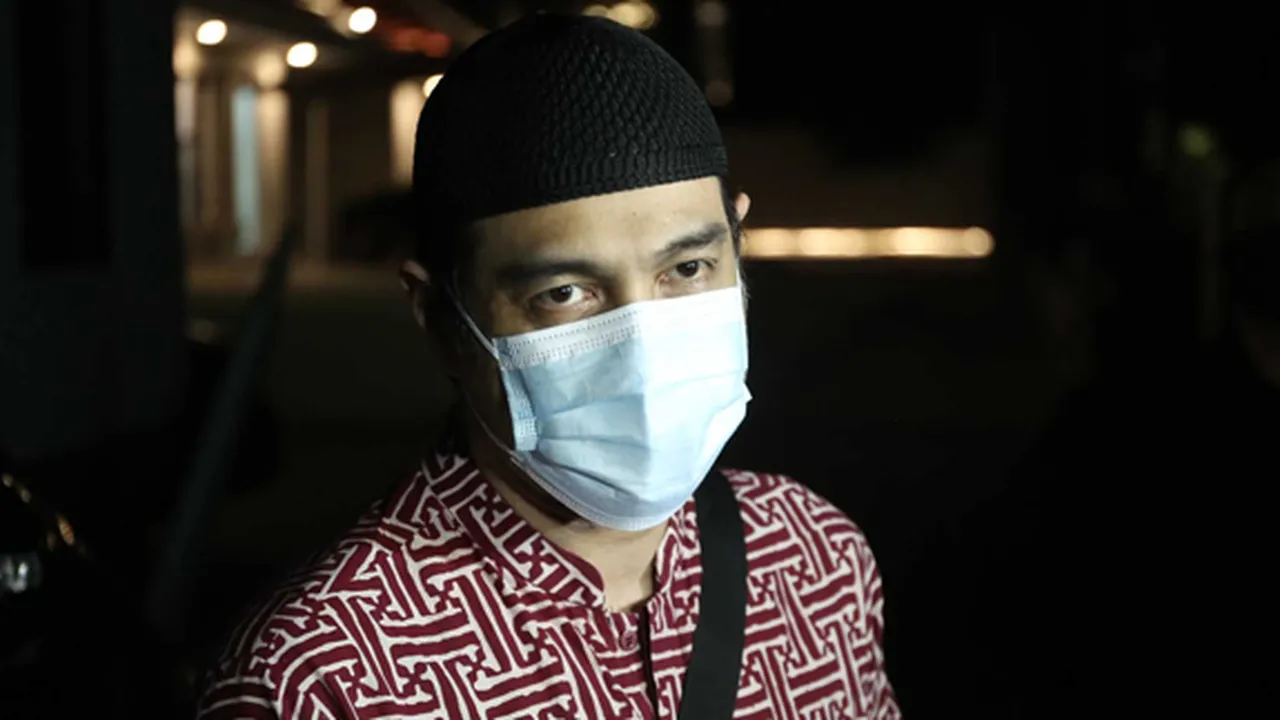 Utamakan Kesehatan, Ferry Irawan Ogah Pikirkan Gugatan Cerai dari Istrinya Utamakan Kesehatan, Ferry Irawan Ogah Pikirkan Gugatan Cerai dari Istrinya