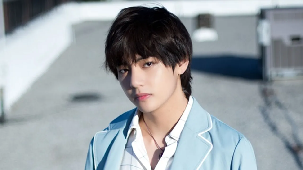 V BTS Pamer Topless di Malam Jumat, ARMY: Mata Segar dan Hati Ambyar