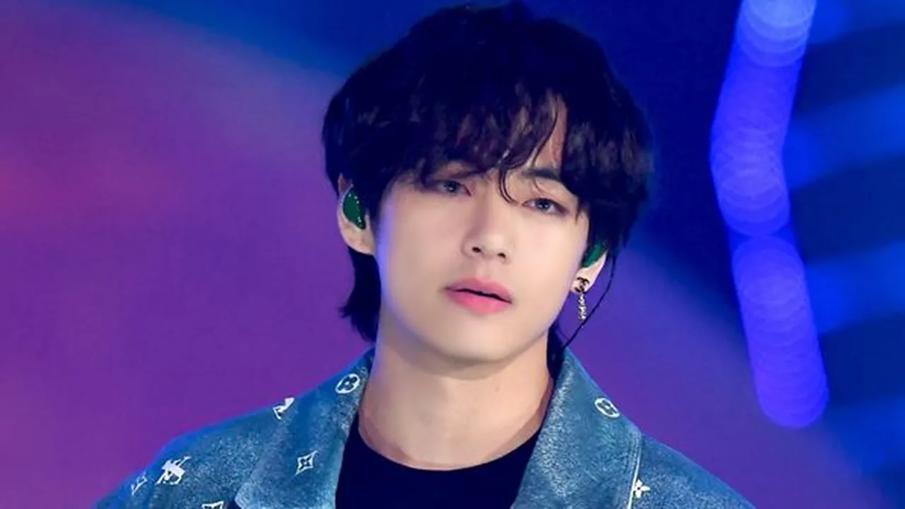 V BTS Telanjang Dada di Hadapan Kamera, Para ARMY Langsung Dibuat Klepek-Klepek