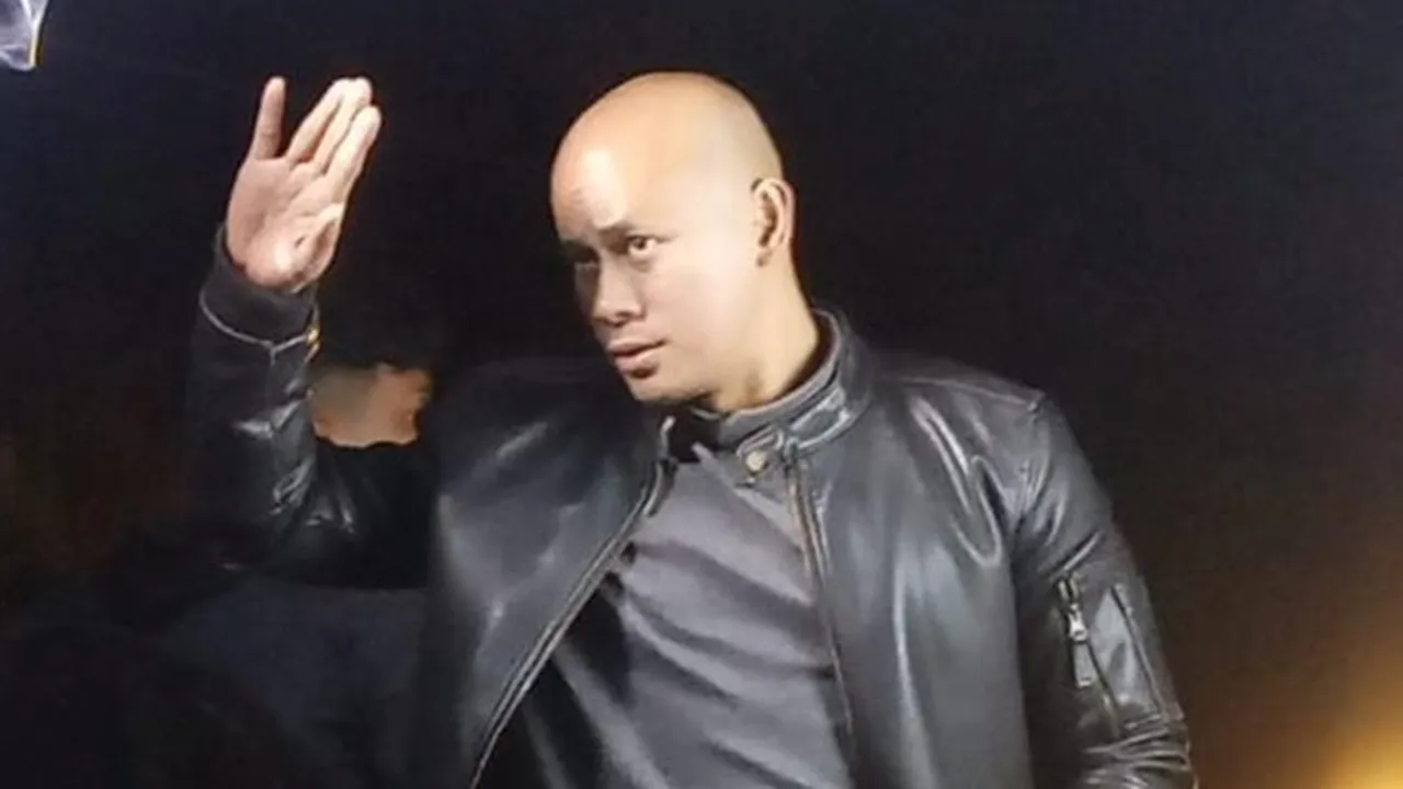 Vakum 8 Tahun, Adriano Philips Comeback Lewat 'SI MANIS JEMBATAN ANCOL'
