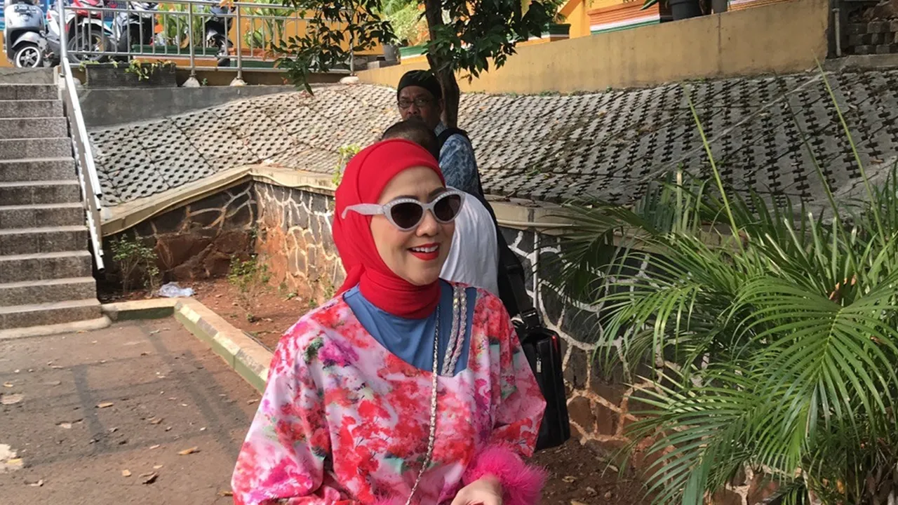 Venna Melinda Siap Hadapi Sidang Cerai Perdana, Alamat Ferry Irawan Akhirnya Ditemukan Venna Melinda Siap Hadapi Sidang Cerai Perdana, Alamat Ferry Irawan Akhirnya Ditemukan
