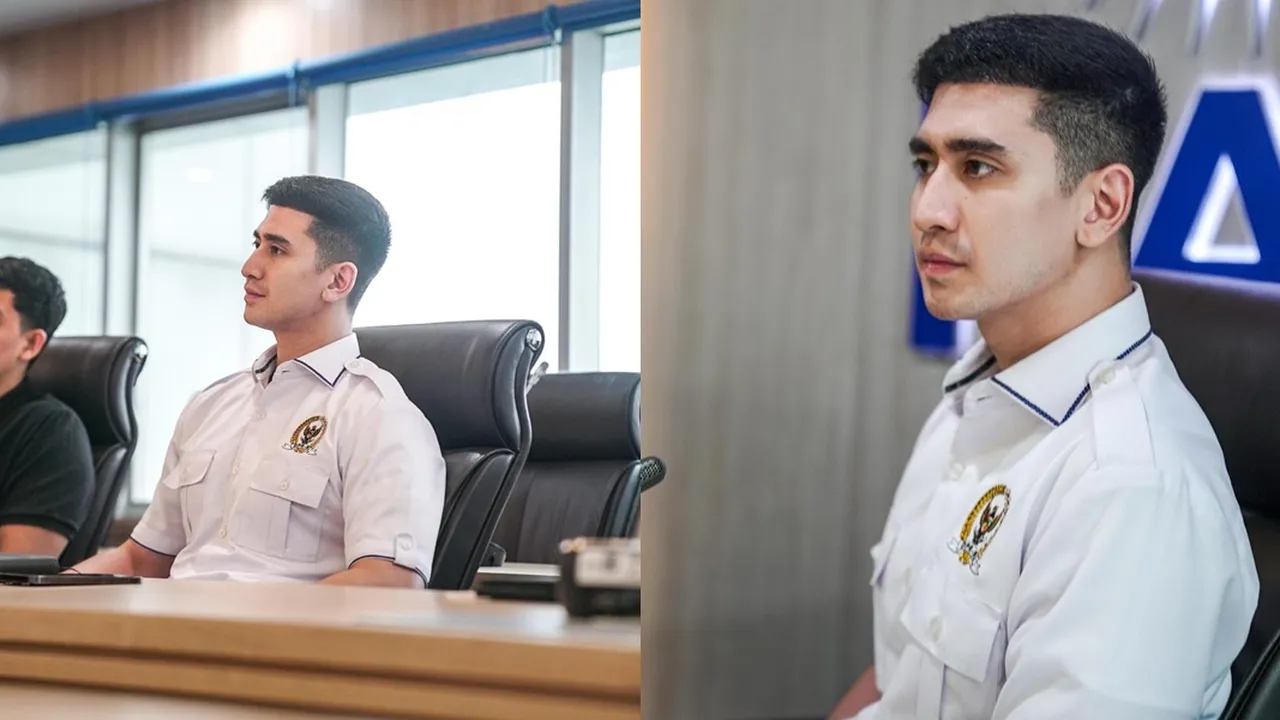 Verrell Bramasta Tetap Sibuk Jalani Tugas di Hari Pertama Ramadan, Menuai Banyak Pujian Verrell Bramasta Tetap Sibuk Jalani Tugas di Hari Pertama Ramadan, Menuai Banyak Pujian