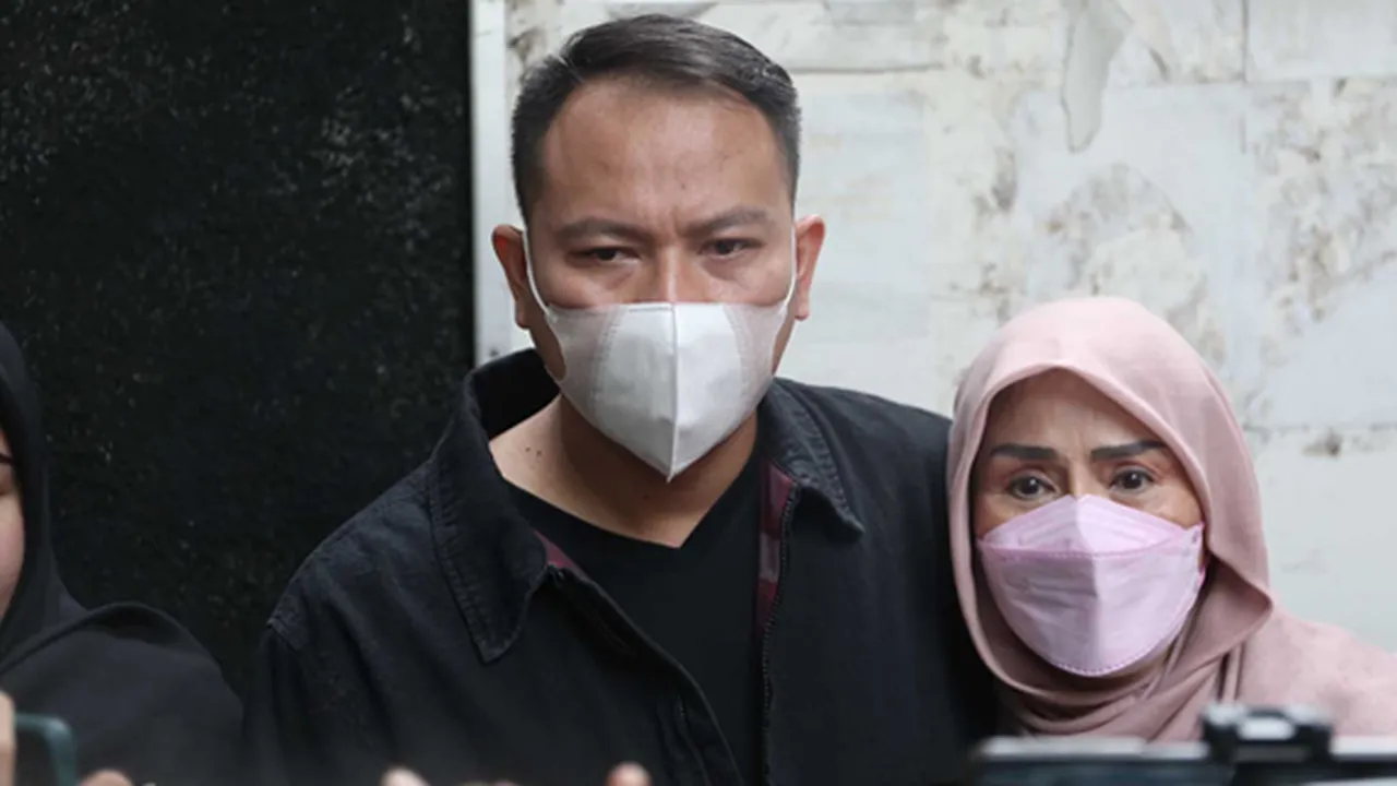Vicky Prasetyo Jalani BAP di Polres Metro Bekasi Selama Tiga Jam Vicky Prasetyo Jalani BAP di Polres Metro Bekasi Selama Tiga Jam