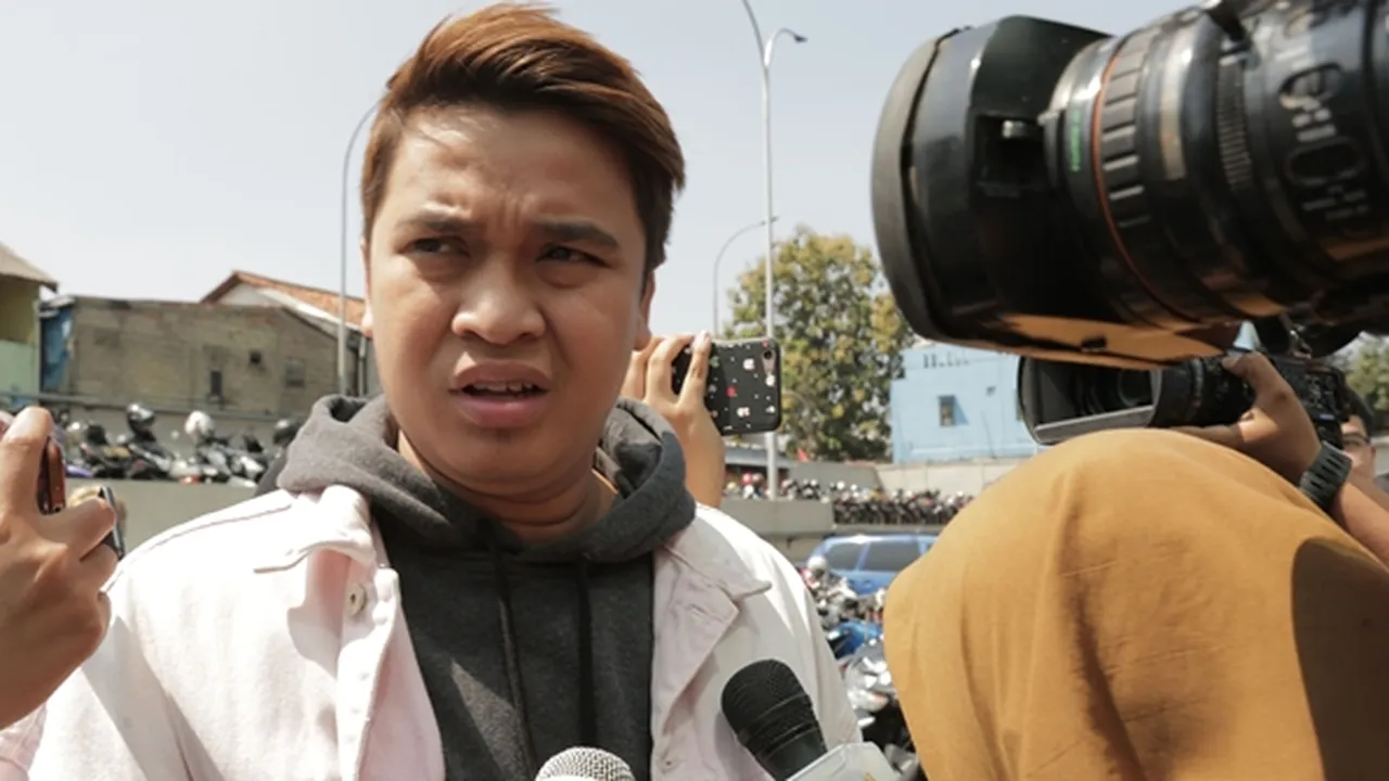 Video Adiknya Sedang Memarkir Beredar, Billy Syahputra Mengomel