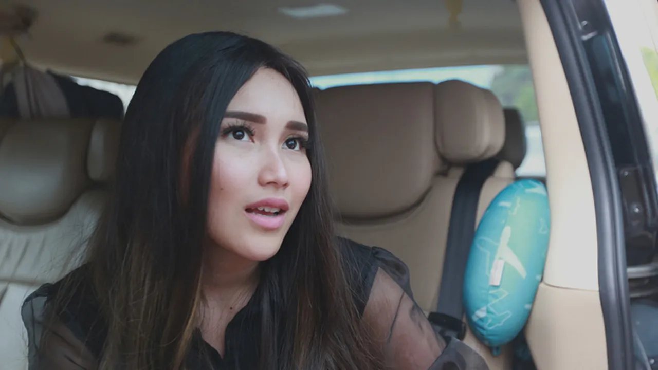 Video Berbikini Tersebar, Ayu Ting Ting: Masa Renang Pakai Jubah