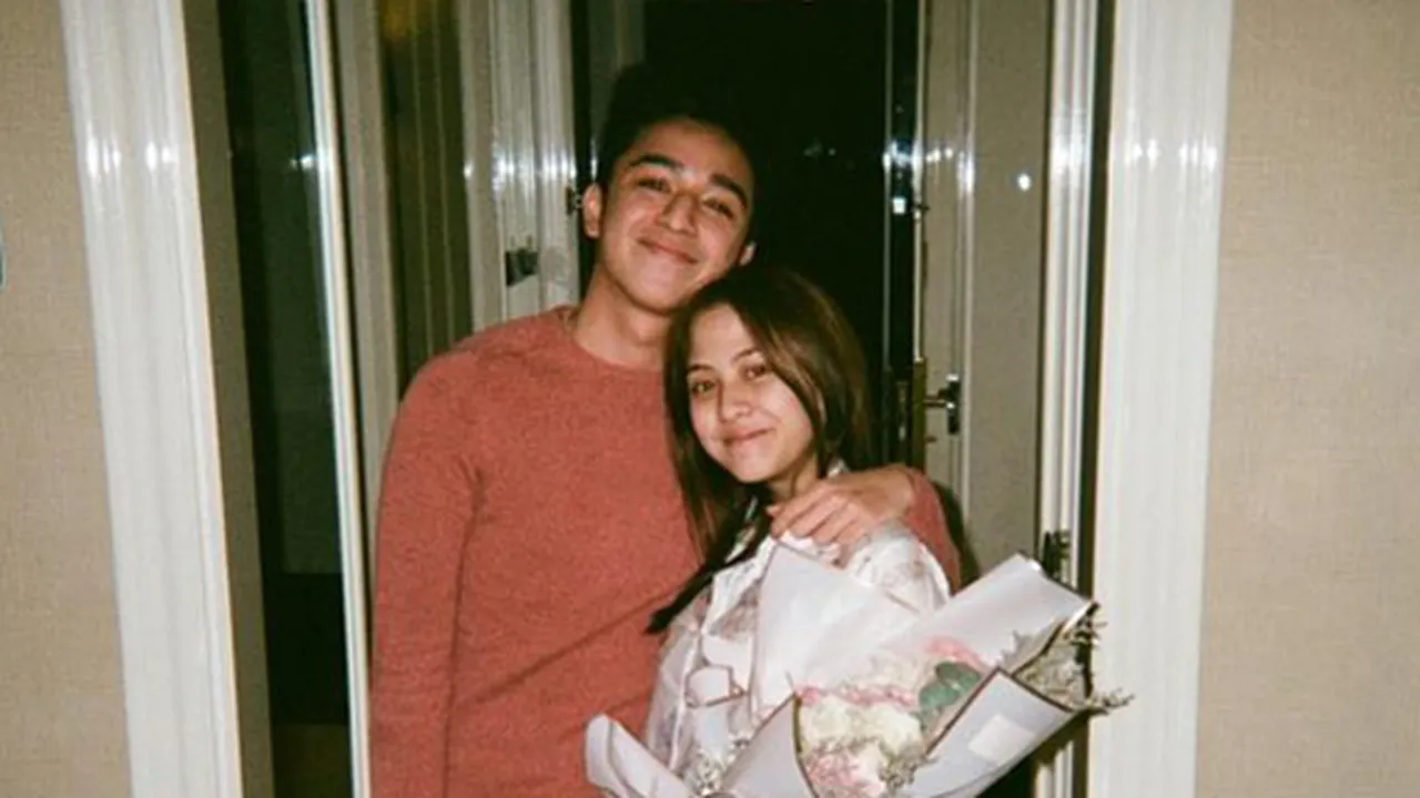 Video Diduga Adhisty Zara Dadanya Dipegang Oleh Pacar Viral, Ini Kata Manajer