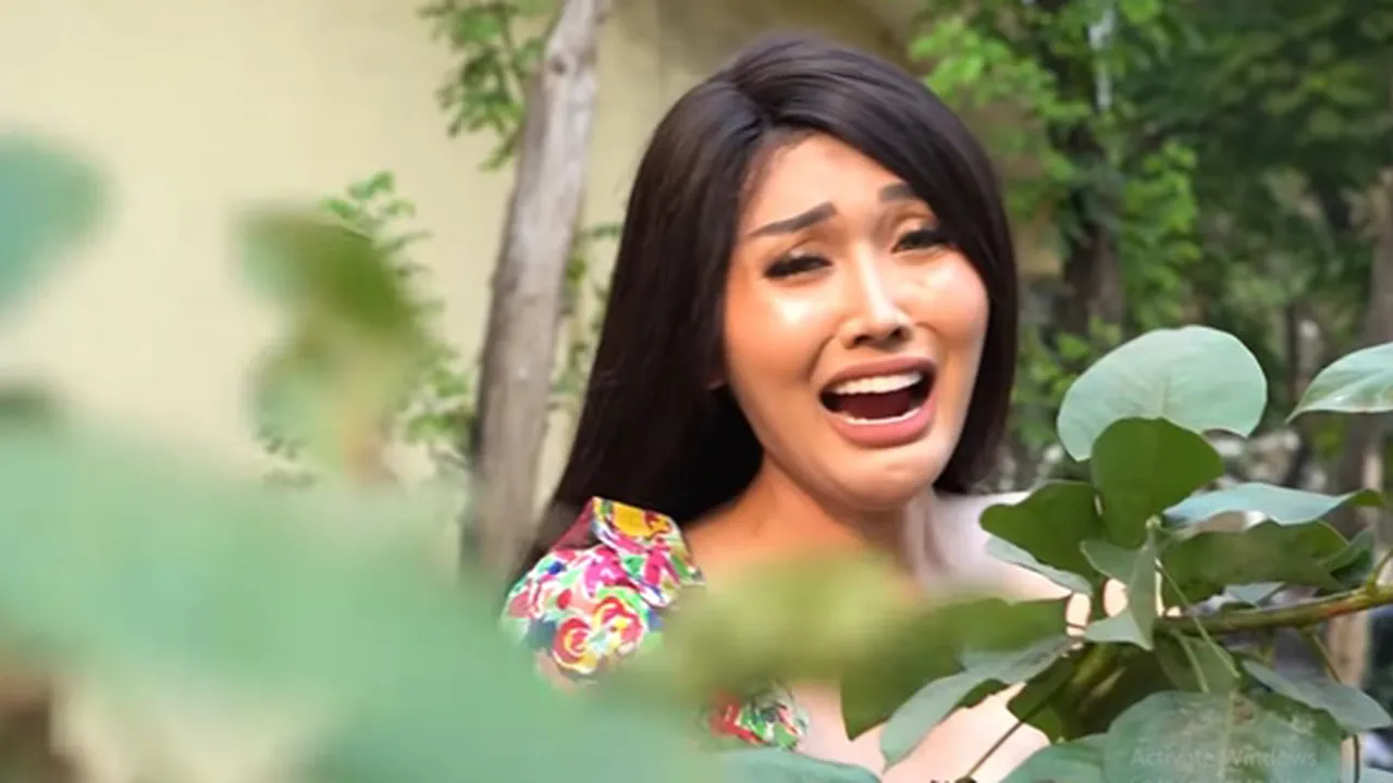 Video Lucinta Luna Depresi Lepas Kontrol, Mengerang Suara Besar Ditenangkan Abash