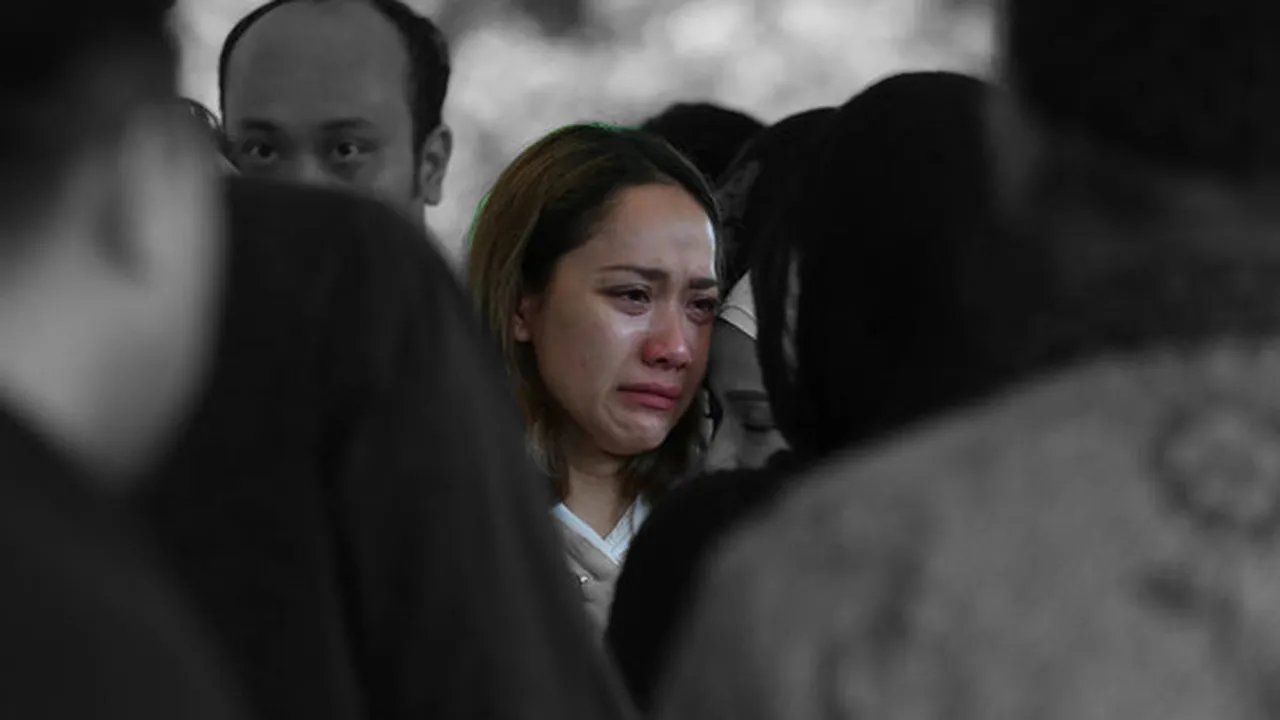 Video Penampilan Perdana BCL Pasca Kepergian Ashraf Sinclair, Nangis di Atas Panggung