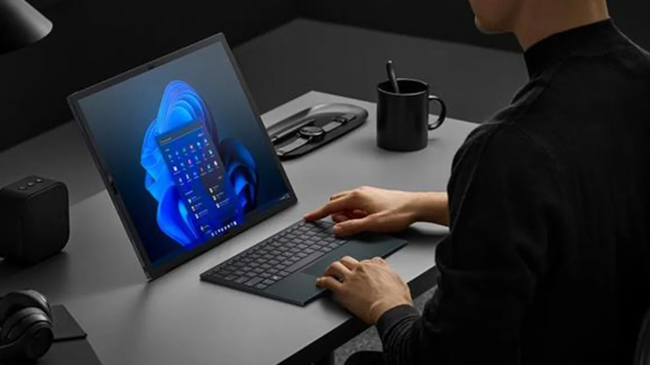 Viral di Twitter dan TikTok, Laptop Zenbook 17 Fold OLED ini Dibandrol Rp50 Jutaan
