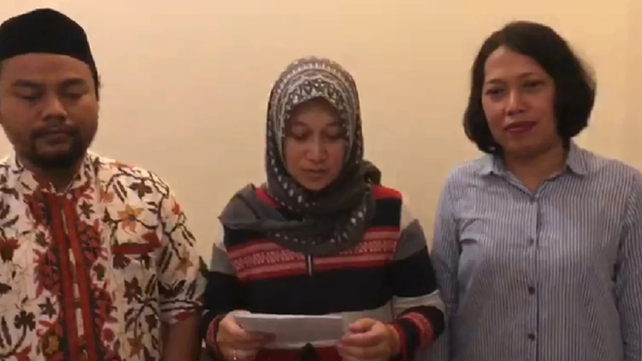 Viral Ibu Dorong Anak dari Mobil, Berakhir Minta Maaf dan Klarifikasi