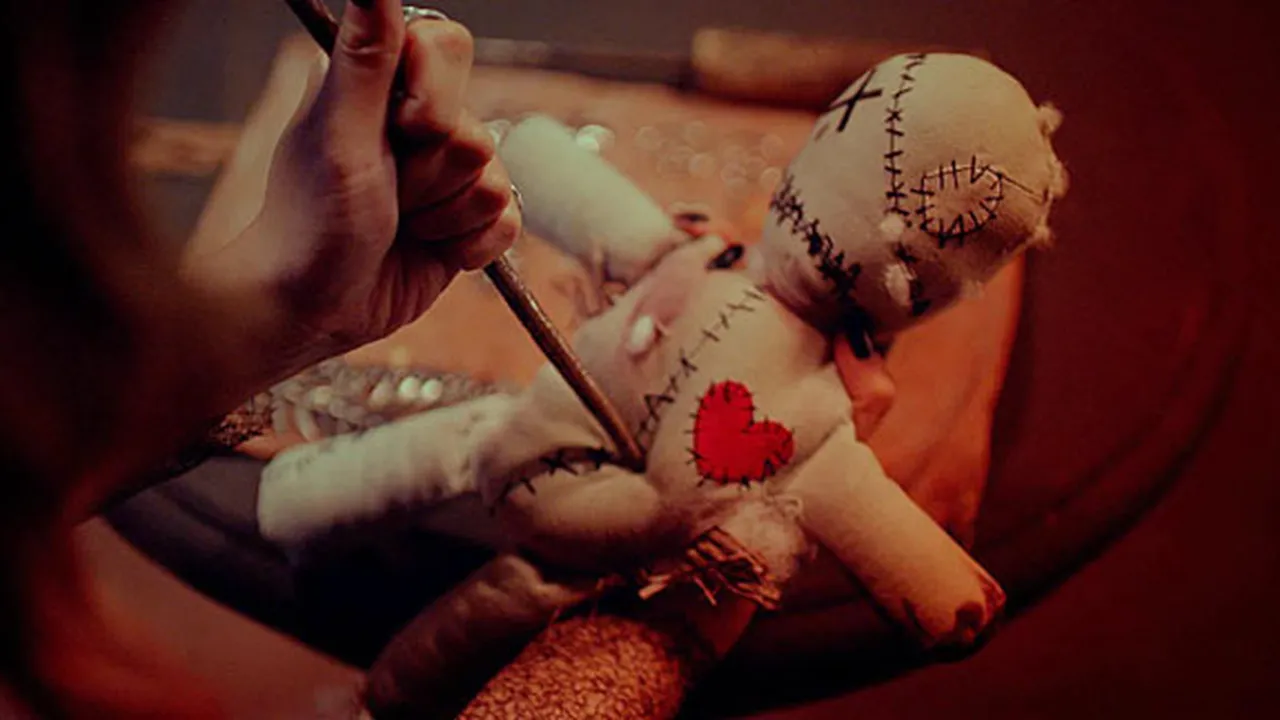 Voodoo, 8 Music Video K-Pop Yang Membuat Harimu Kelam!
