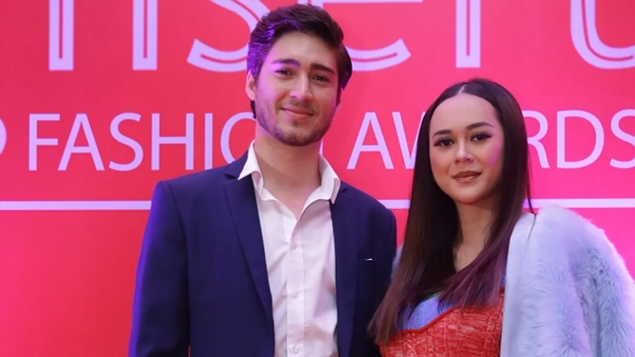 'Wah Gila', Reaksi Aura Kasih Saat Dikabarkan Ngidam Pengen Pegang Ular 'Wah Gila', Reaksi Aura Kasih Saat Dikabarkan Ngidam Pengen Pegang Ular