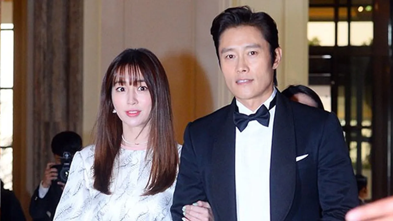 Wajah Anak Lee Byung Hun - Lee Min Jung Terungkap, Gantengnya Curi Perhatian
