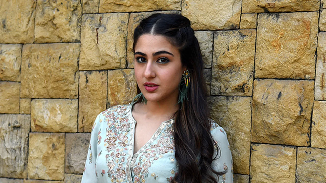 Wajah Tanpa Makeup - Rambut Basah Berkeringat, Sara Ali Khan Tetap Stunning!