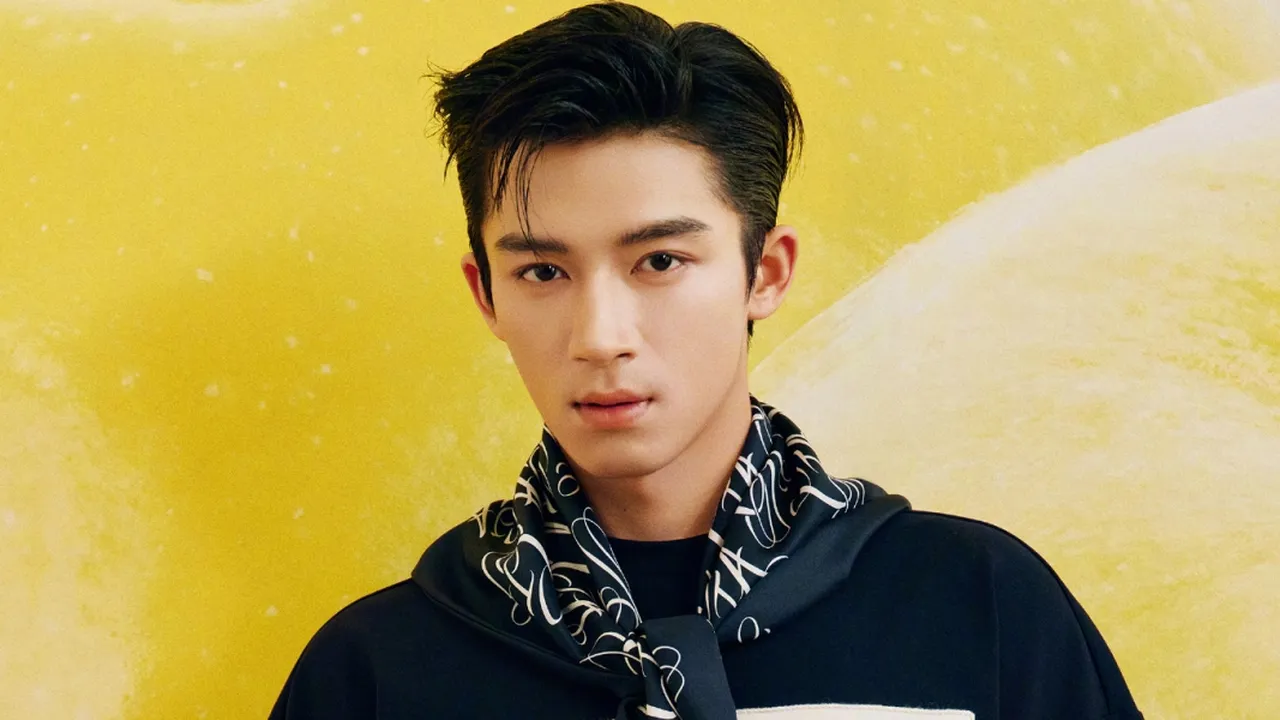Wang Xingyue Debut di Bazaar Men April 2026, Buktikan Statusnya sebagai Rising Star Fashion