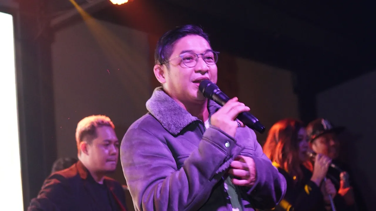 Warnai Pembukaan Holeyshit - Kemang, Pasha Ungu dan Andra & The Backbone Tampil Memukau