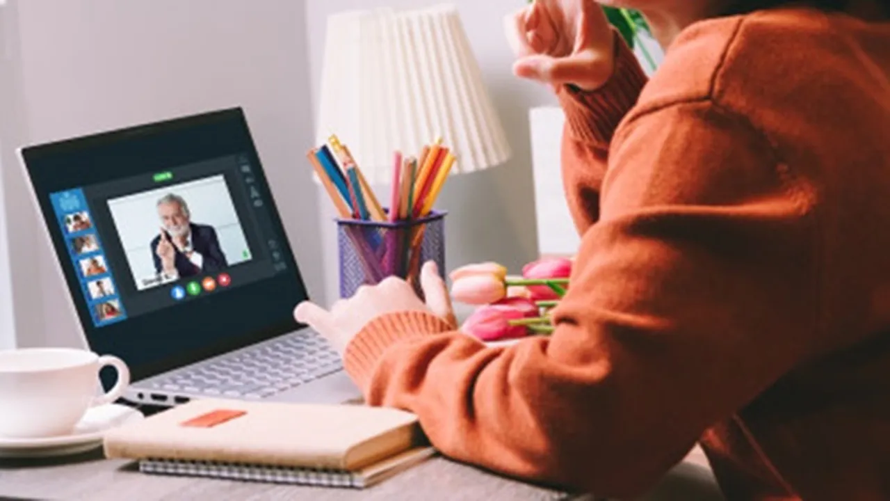 Webinar Adalah Seminar Online dengan Banyak Keunggulan, Ketahui Manfaatnya untuk Peserta