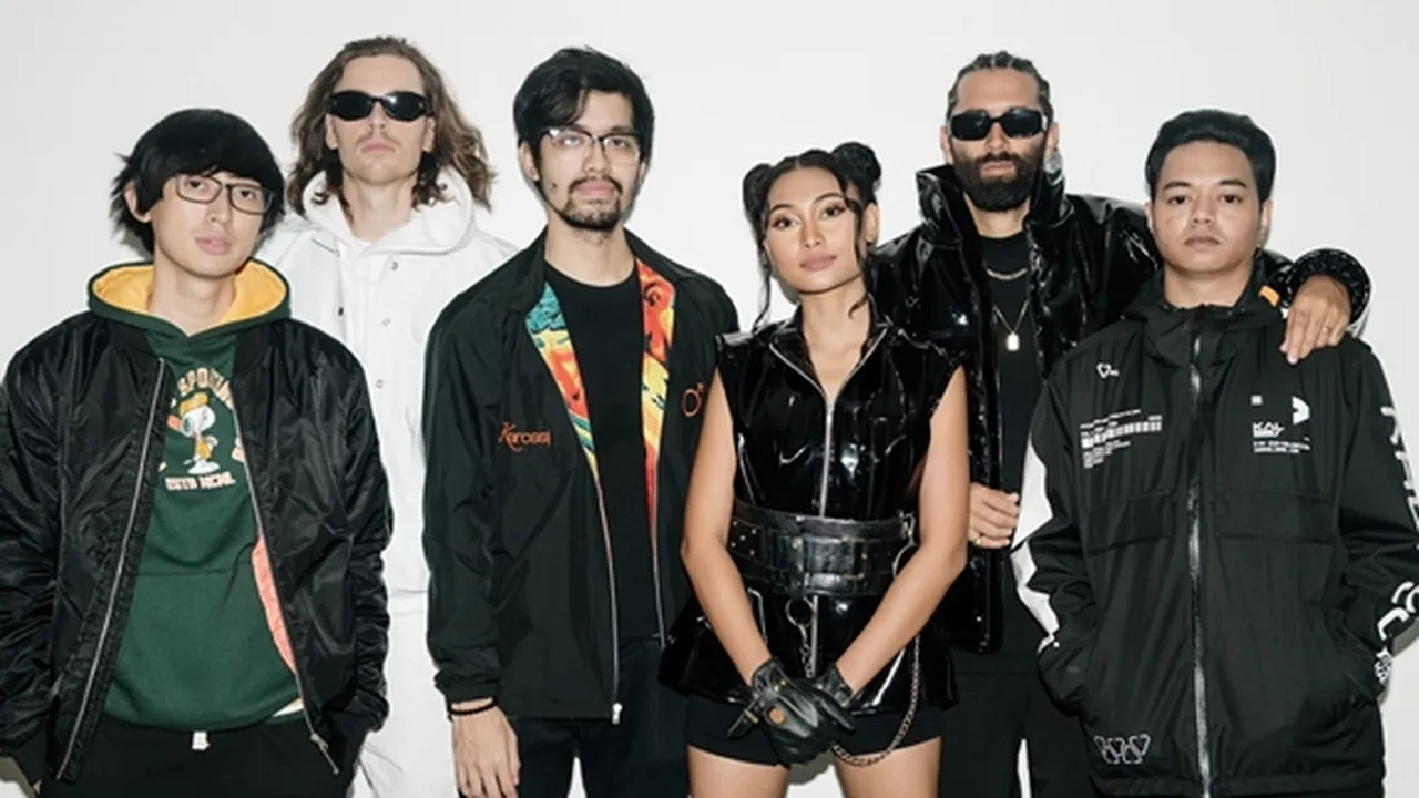 Weird Genius & Yellow Claw Rilis Lagu Baru ‘Lonely’ Bersama Novia Bachmid Weird Genius & Yellow Claw Rilis Lagu Baru ‘Lonely’ Bersama Novia Bachmid