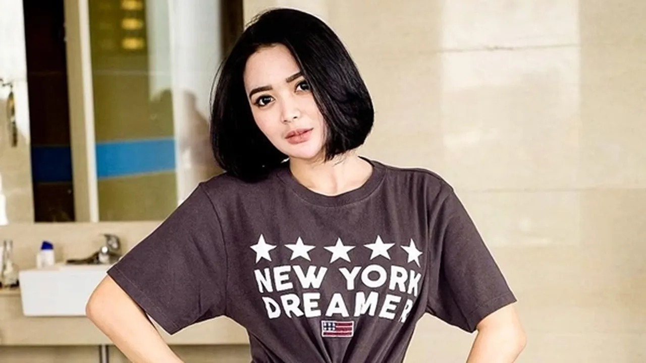 Wika Salim Foto Pakai Seragam SMA, Netizen Ramai-ramai Berikan Pujian