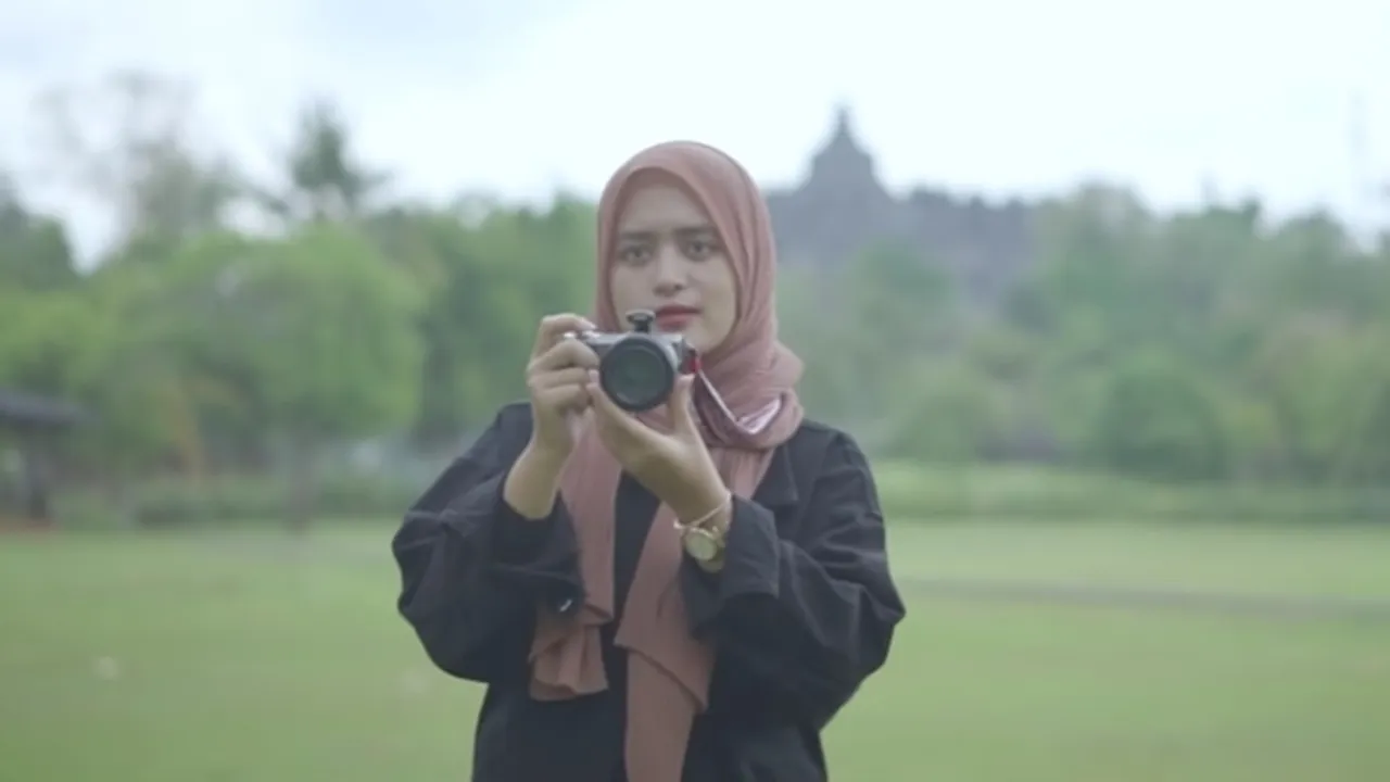 Woro Widowati, Pedangdut Cantik Asal Magelang Rilis Lagu Terbaru Dengan Kemegahan Candi Borobudur
