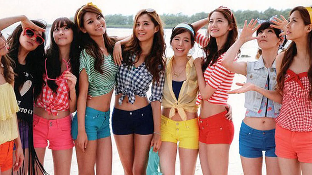 Wow, Pria-Pria Ini 'Sukses' Cium Member SNSD!