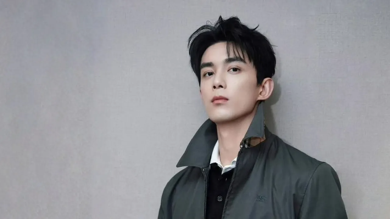 Wu Lei Tampil Effortless di Campaign Terbaru Burberry, Pakaian Bernuansa British Street Style