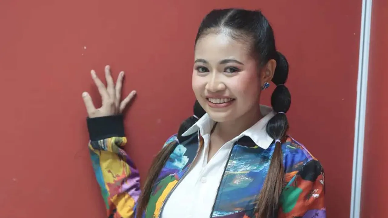 Wujudkan Impian Masa Kecil, Melani Asal Sidrap Berhasil Tembus Panggung D'Academy 8 Wujudkan Impian Masa Kecil, Melani Asal Sidrap Berhasil Tembus Panggung D'Academy 8