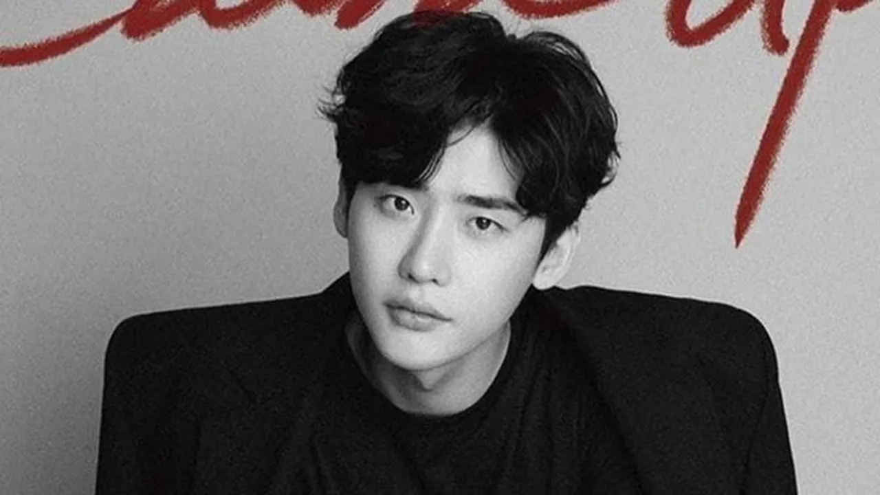 YES24 Minta Maaf Sudah Bohongi Lee Jong Suk Soal Masalah Visa