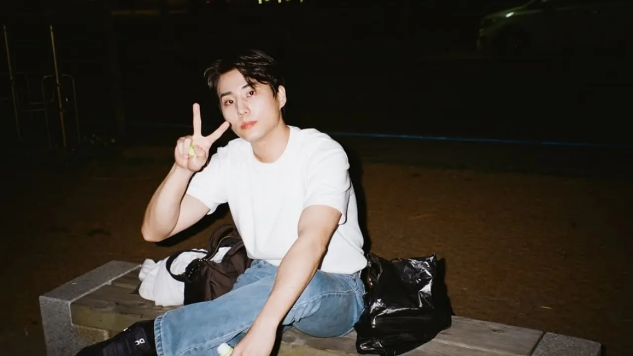 Young K DAY6 Jadi Member Baru di AMAZING SATURDAY Gantikan Park Na Rae dan Key SHINee