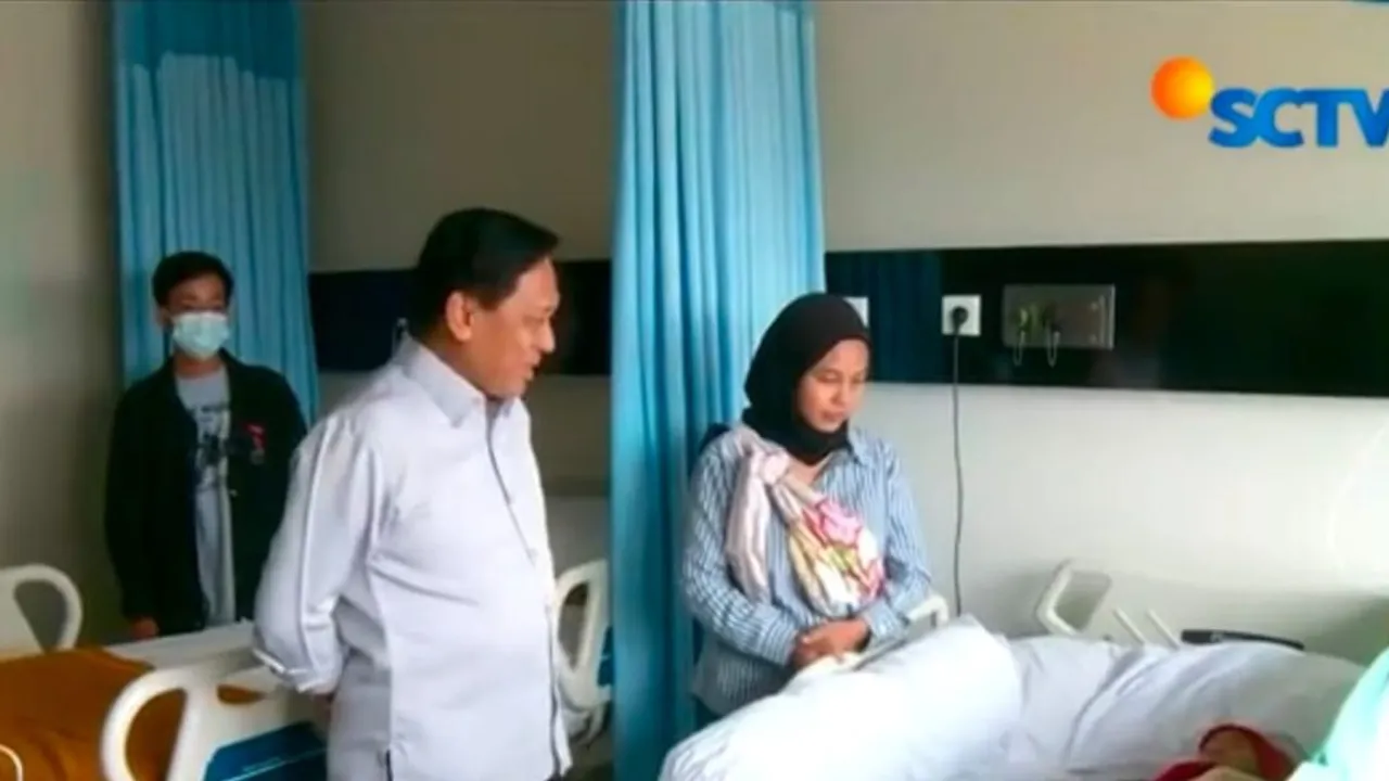 YPP SCTV-Indosiar Menjenguk Sekaligus Berikan Bantuan Kesehatan Untuk Avni, Anak yang Tak Memiliki Anus Sejak Lahir