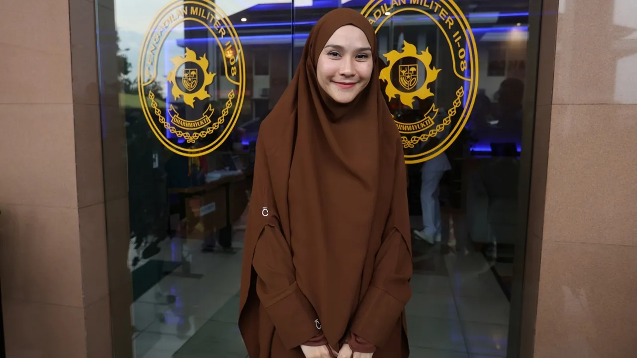 Zaskia Adya Mecca Antar 5 Anak Naik Motor, Panik Saat Bensin Habis Zaskia Adya Mecca Antar 5 Anak Naik Motor, Panik Saat Bensin Habis