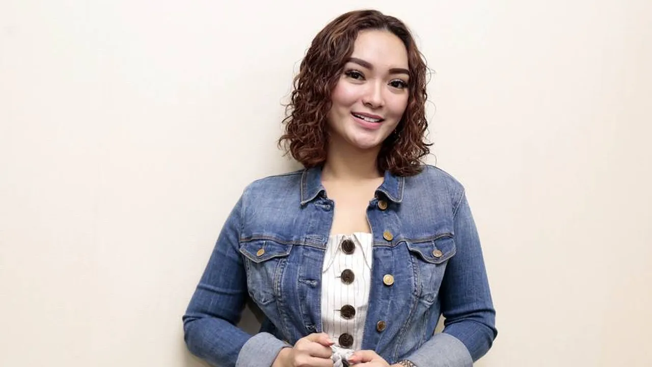 Zaskia Gotik Bahagia Dengan Ikuti Lomba Agustusan dan Rayakan Kemerdekaan