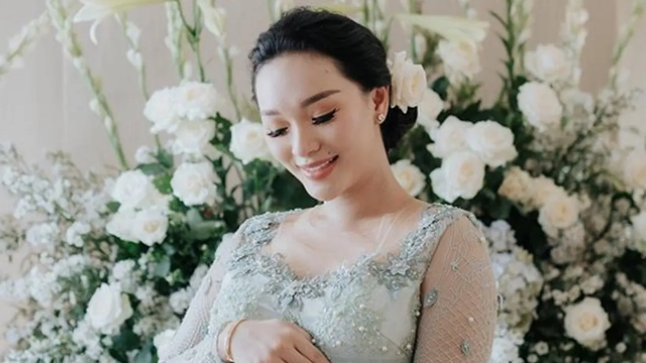 Zaskia Gotik Lahiran Anak Pertama Secara Prematur, Persalinan Normal - Ibu dan Bayi Dalam Keadaan Sehat