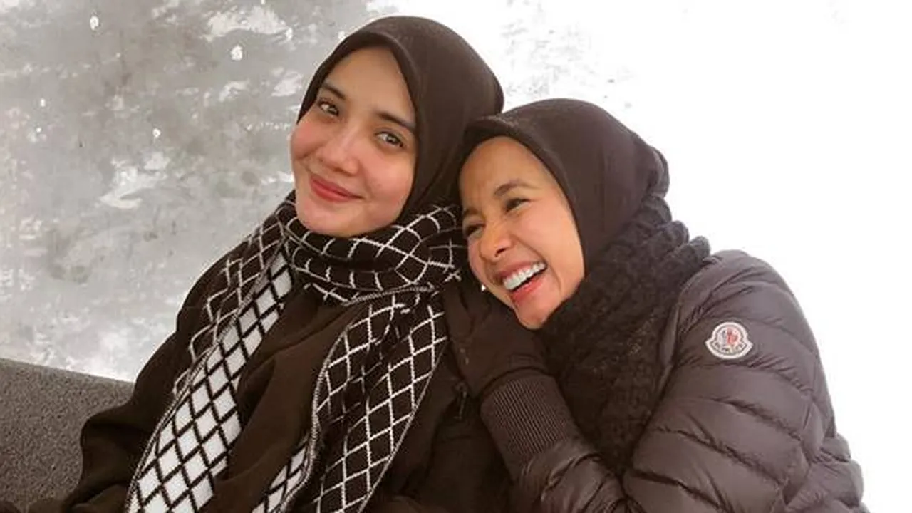 Zaskia Sungkar Buka Suara Soal Isu Rumah Tangga Laudya Cynthia Bella Zaskia Sungkar Buka Suara Soal Isu Rumah Tangga Laudya Cynthia Bella