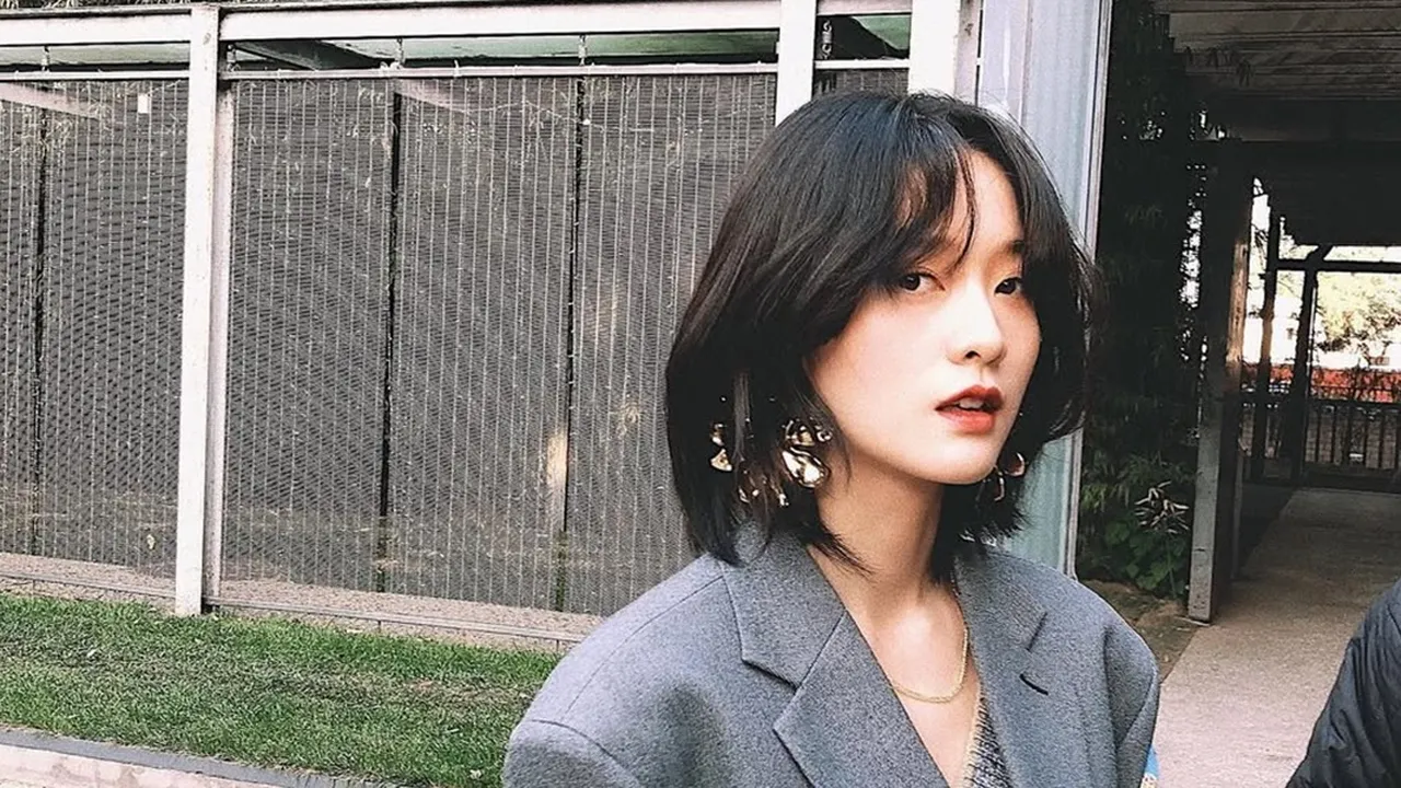 Zhang Xueying Geser Kepopuleran Zhao Lusi Lewat Lonjakan Rating Drama WINDOW OVERLOOKING THE SCENERY