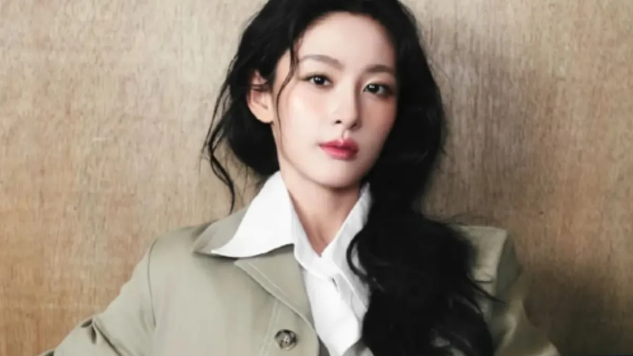 Zhao Qing Tampil Menawan di Cover Majalah CHIC Edisi April 2026