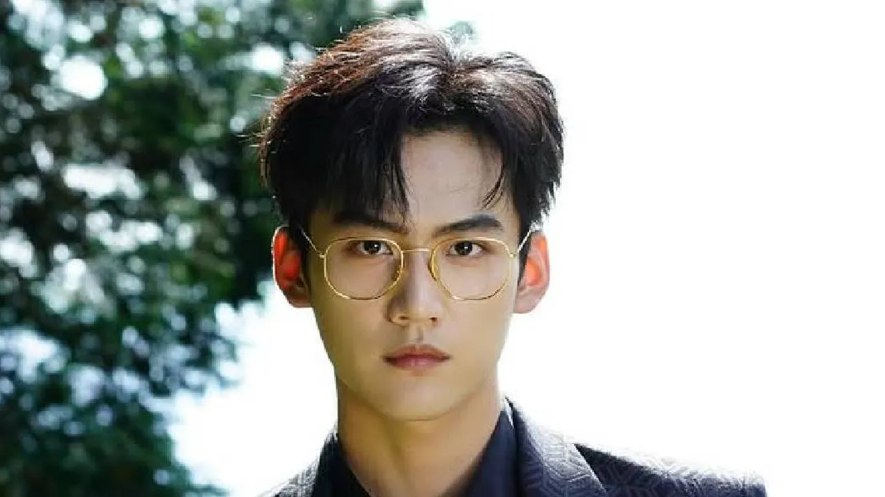 Zhou Ke Yu Ternyata Punya Kakak yang Main di Drama Pendek China, Wajahnya Mirip dan Sama Gantengnya