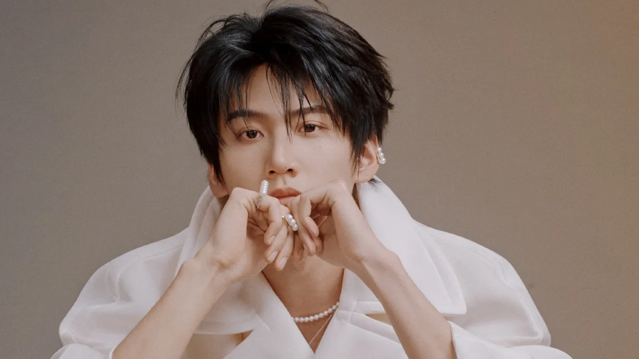 Zhou Keyu Tampil di Double Cover NYLON China April, Konsep "Anak Laki-Laki Menangkap Angin" Viral