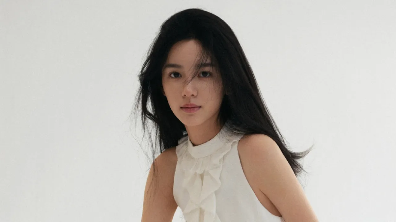 Zhou Ye Jadi Cover Madame Figaro Februari 2026, Ludes 10 Ribu Eksemplar dalam Sehari Zhou Ye Jadi Cover Madame Figaro Februari 2026, Ludes 10 Ribu Eksemplar dalam Sehari