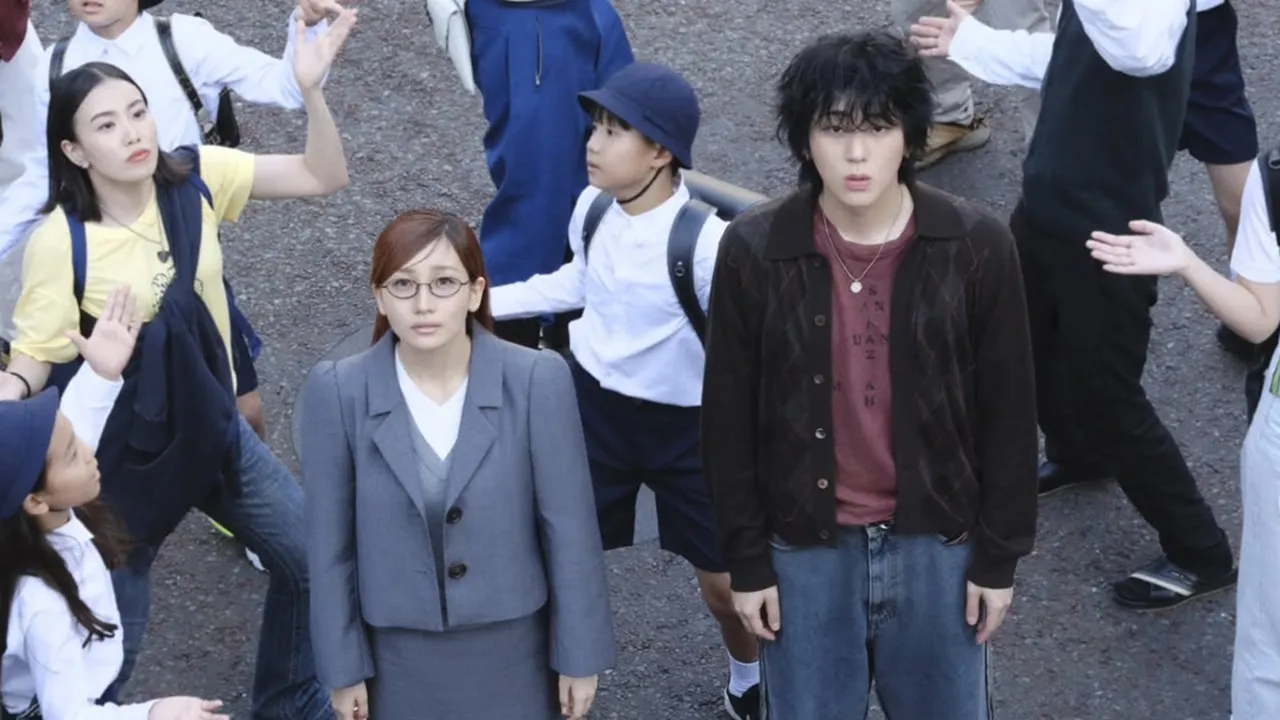 Zico dan Ikura YOASOBI Rilis Video Musik Single Kolaborasi DUET, Visualnya Super Stylish - Chemistry Kuat