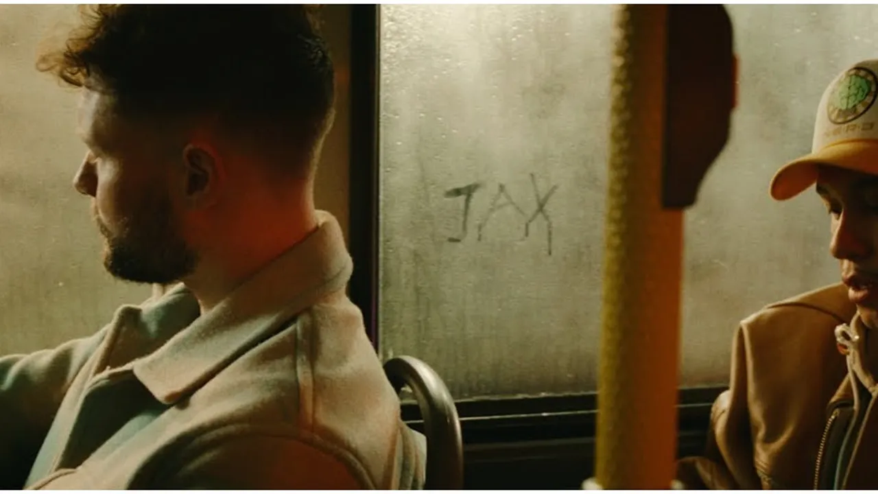 Lirik Whistle feat. Calum Scott (Terjemahan)